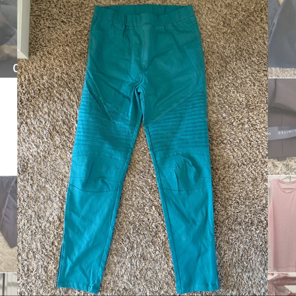 Umgee Moto leggings... never worn! Size large.